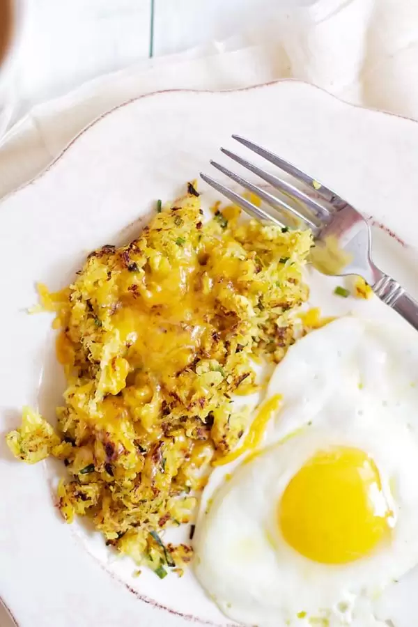 Spaghetti Squash Hash Browns- a great way to use up leftover spaghetti squash!! │ bbritnell.com