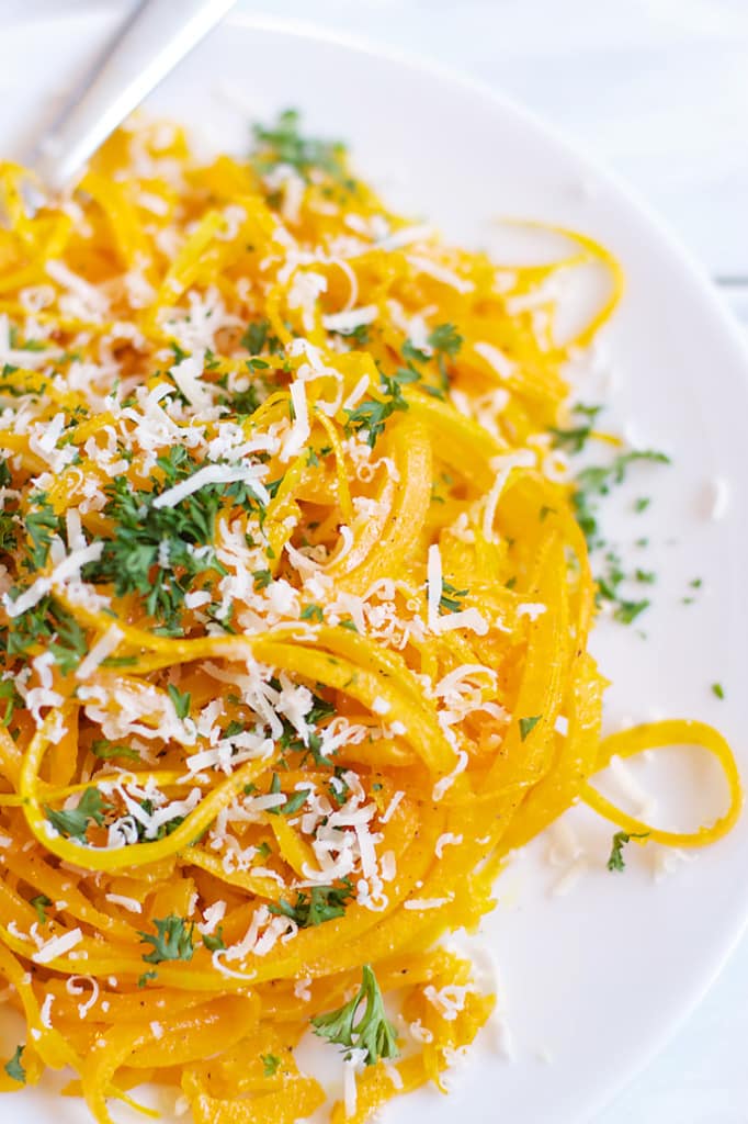 Butternut Squash Pasta- spiralized butternut squash! SO easy and SO yummy!! │ bbritnell.com