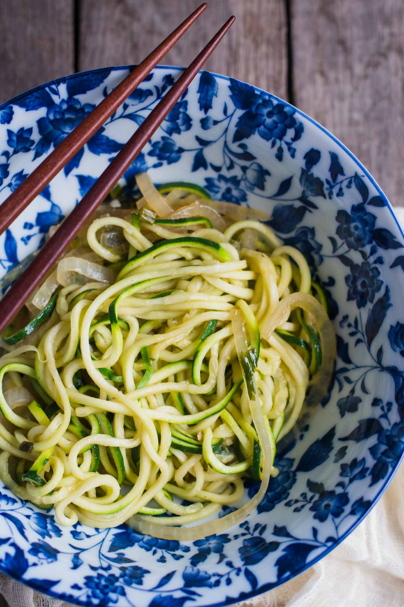 Spiralized Vegan Ramen Soup with Zucchini Noodles - Inspiralized