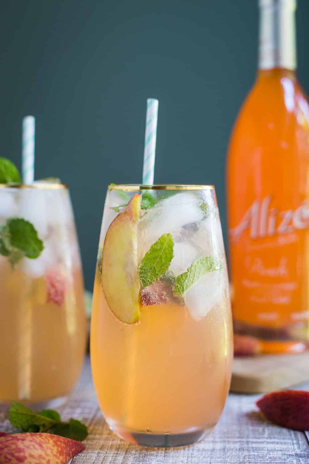 https://foodwithfeeling.com/wp-content/uploads/2016/05/Peach-Mojito-5.jpg