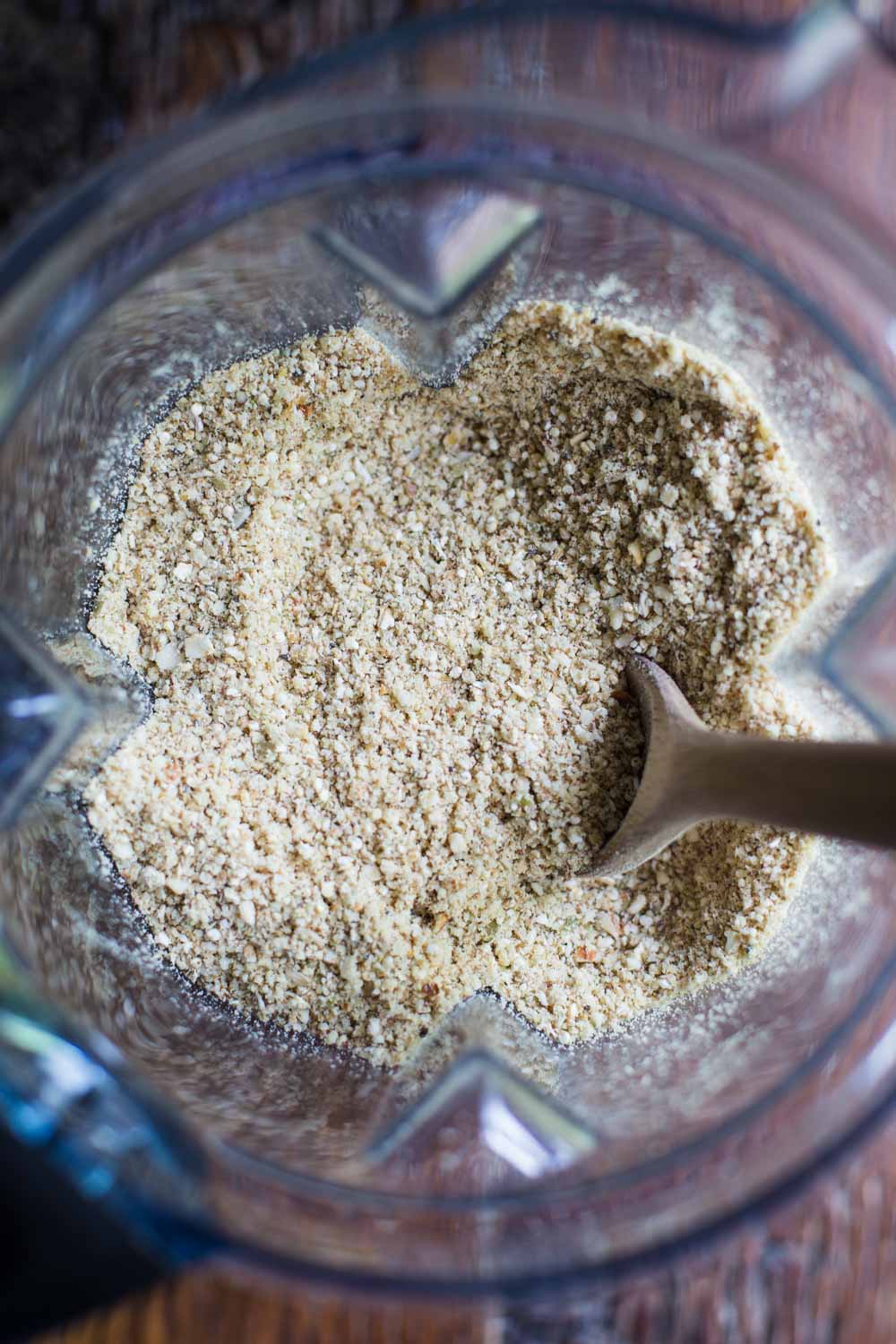 Protein Porridge- this VEGAN recipe is super easy to throw together and makes for a wonderfully protein packed breakfast!