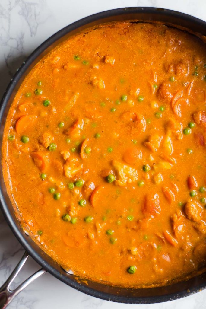 tikka masala en una sartén