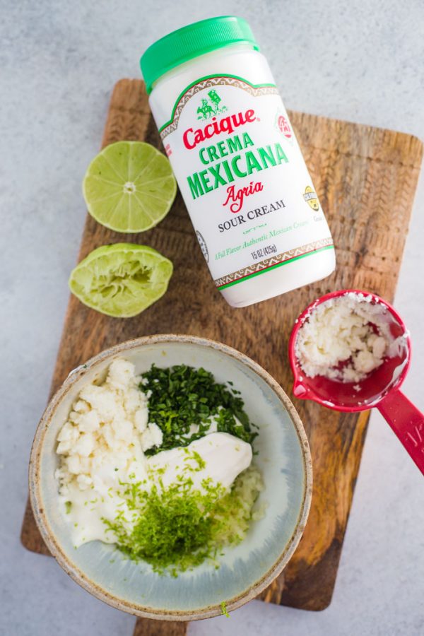 Easy Mexican Street Corn- this street corn is super easy to make on the grill and is the perfect side dish that everyone will enjoy!