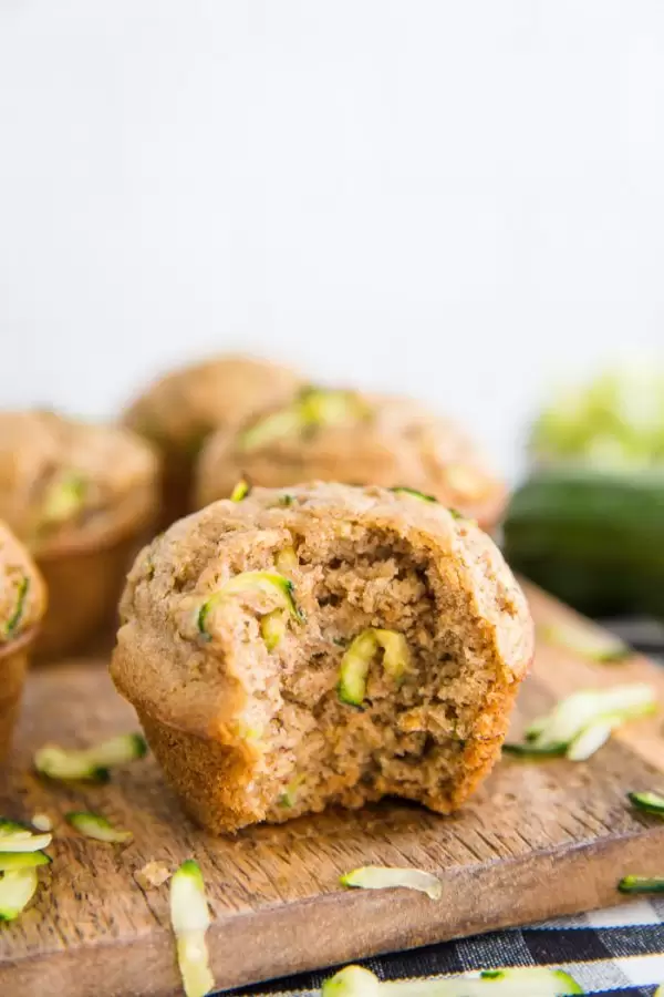 Vegan Zucchini Bread Muffins- an easy and healthy muffin recipe that's completely vegan and makes for the perfect vegan breakfast or snack!