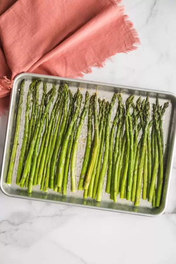 Easy Roasted Asparagus- see how to bake perfect asparagus every single time! #vegetables #recipe #healthy