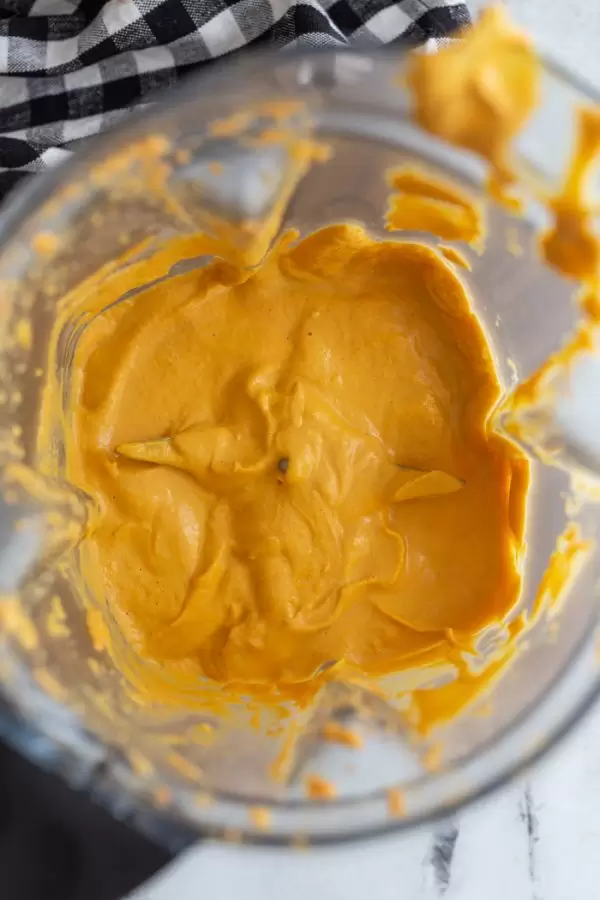 vegan mac and cheese sauce in a blender