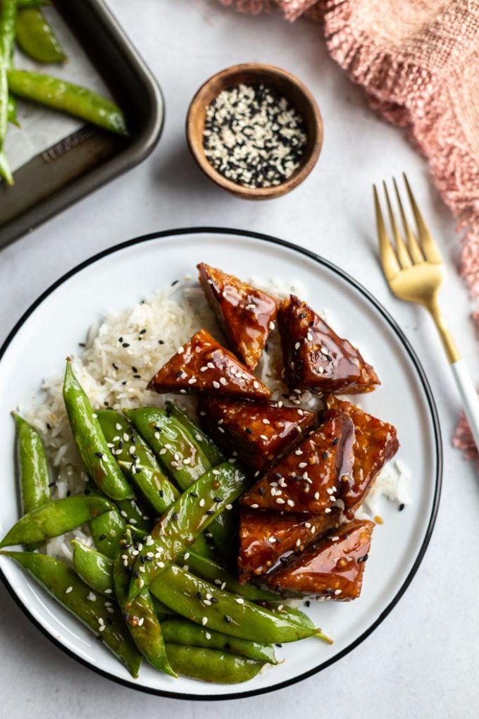 smoked tempeh bowls with snapped peas and rice