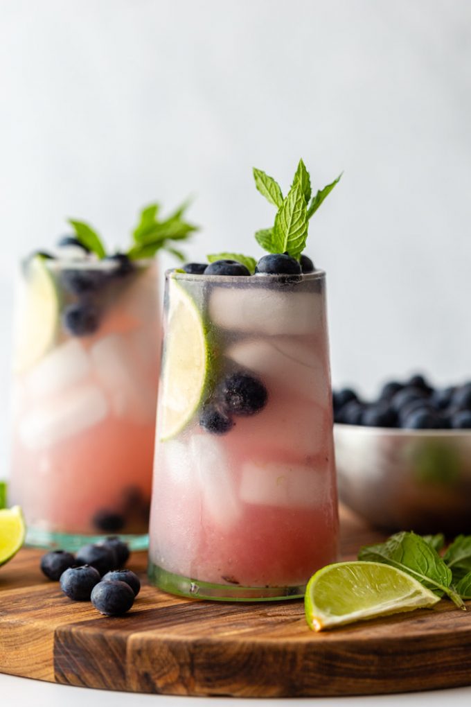 https://foodwithfeeling.com/wp-content/uploads/2020/08/blueberry-mojito-2-680x1020.jpg