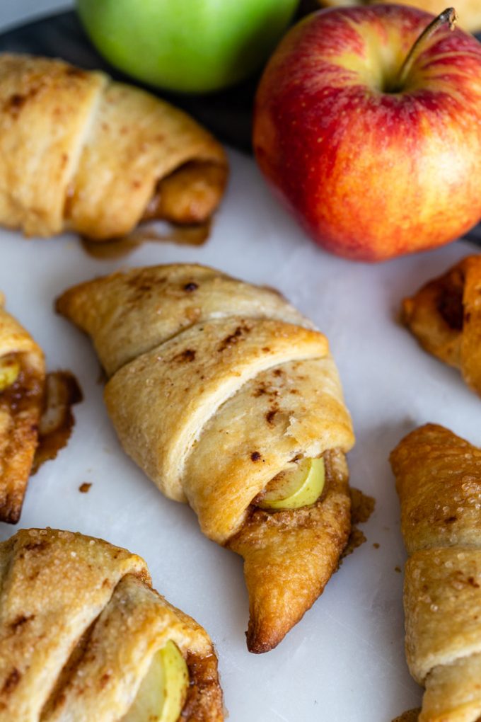 Apple Pie Crescent Rolls (Easy 3 Ingredient Recipe!)