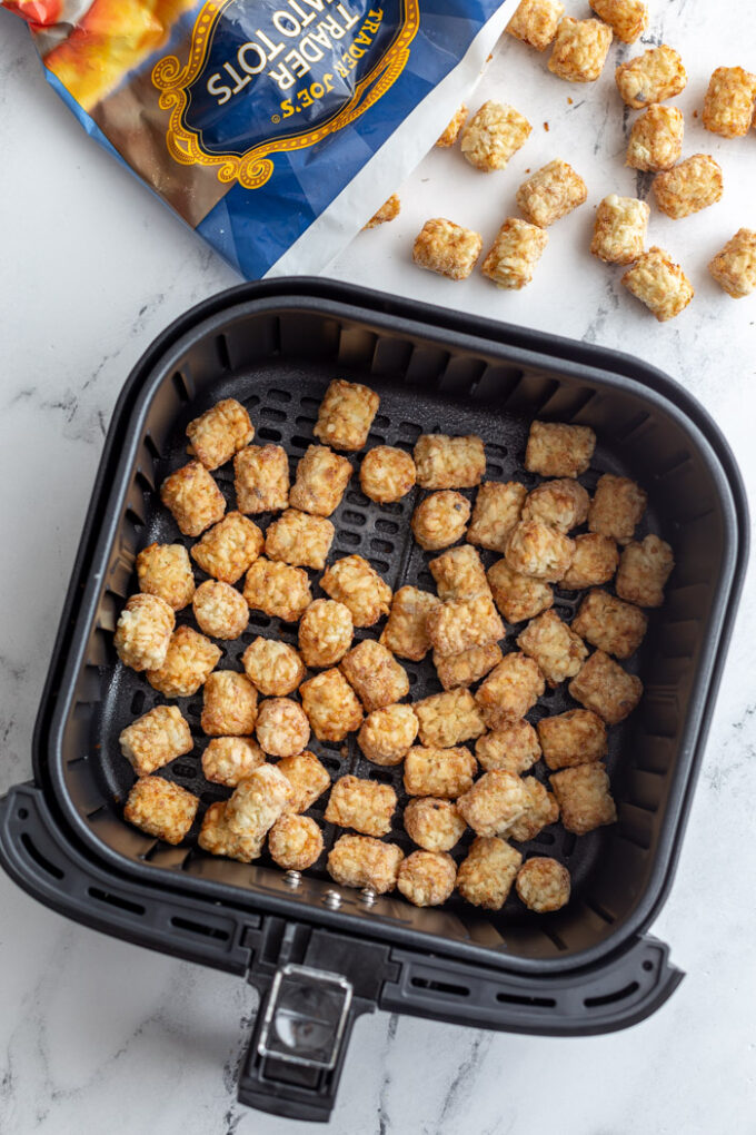 https://foodwithfeeling.com/wp-content/uploads/2021/03/air-fryer-tater-tots-1-680x1020.jpg