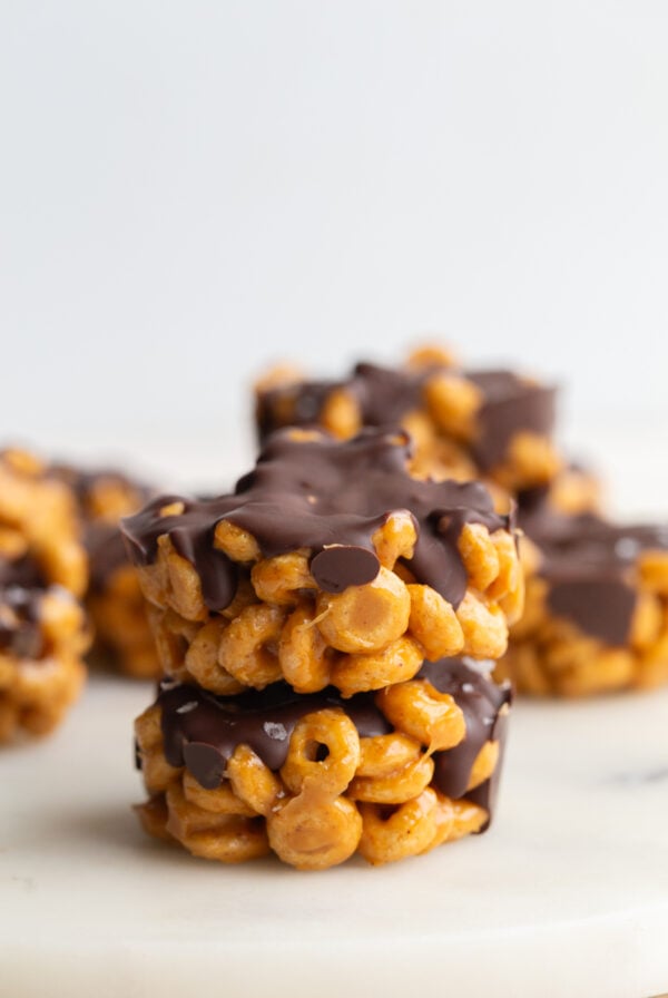 Two cheerio bars stacked.