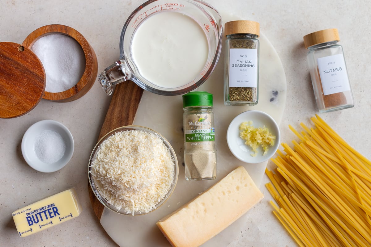 ingredients needed to make homemade alfredo sauce