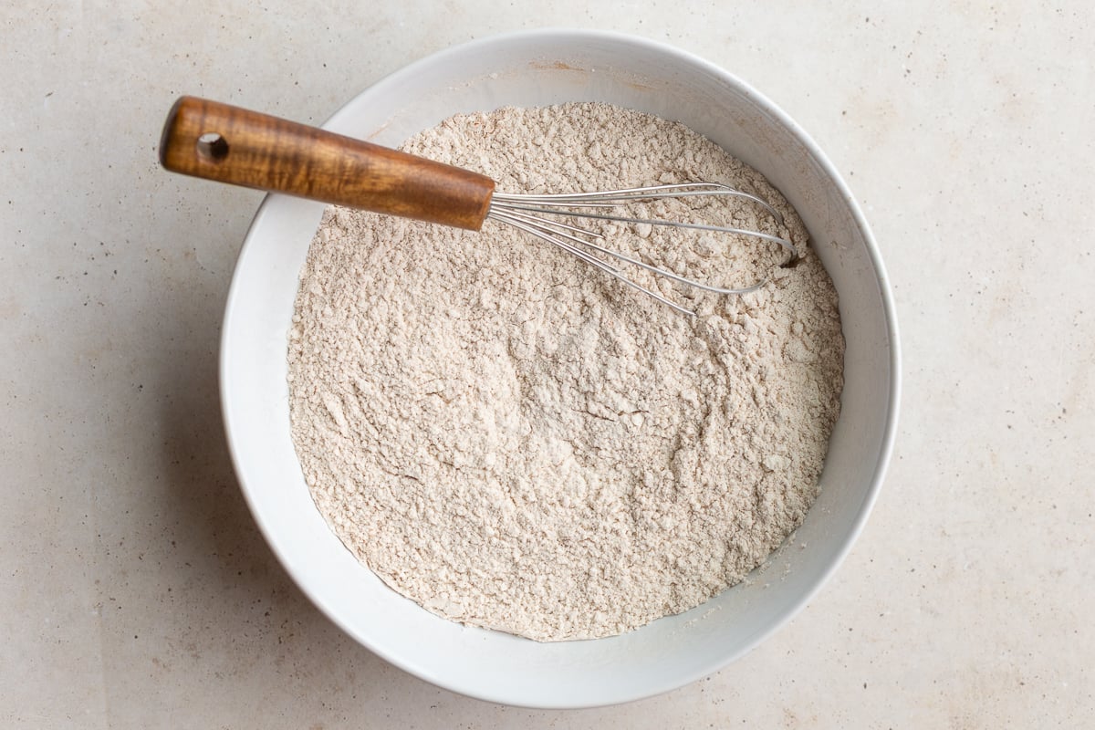 how to make snickerdoodle blondie bars: step 3 whisk together the dry ingredients