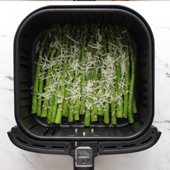 cooking asparagus in the air fryer